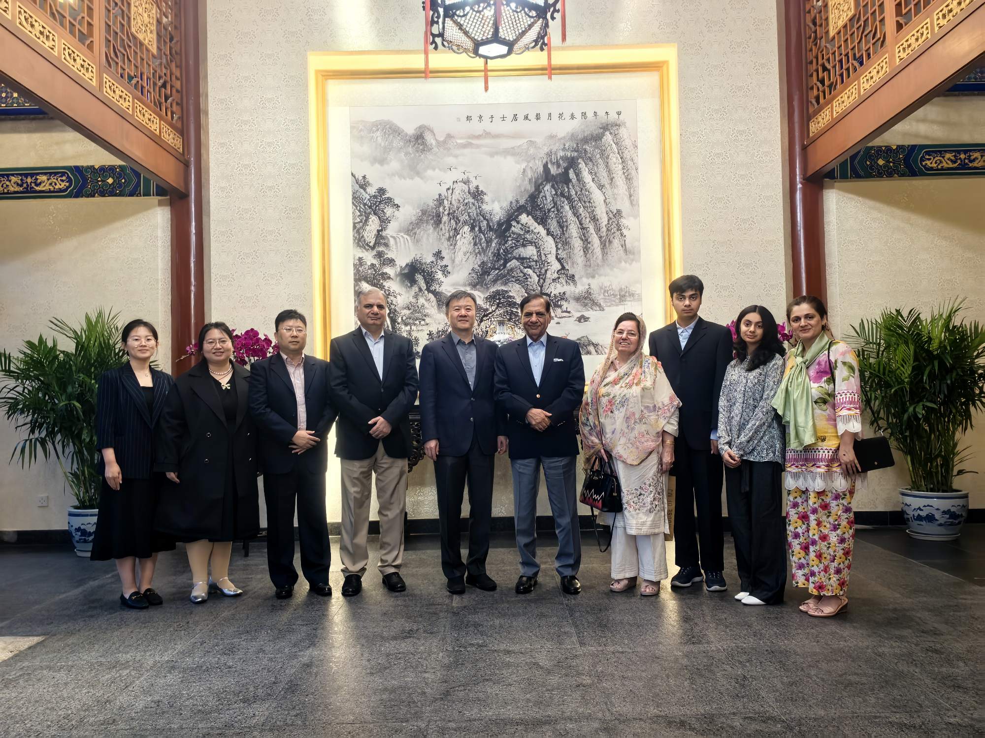 王愚副会长会见巴基斯坦前参联会主席埃山